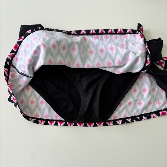 Tommy Bahama Cerise Pattern Bikini Set Bra Top is 34DD bottoms are XXS - Picture 9 of 15